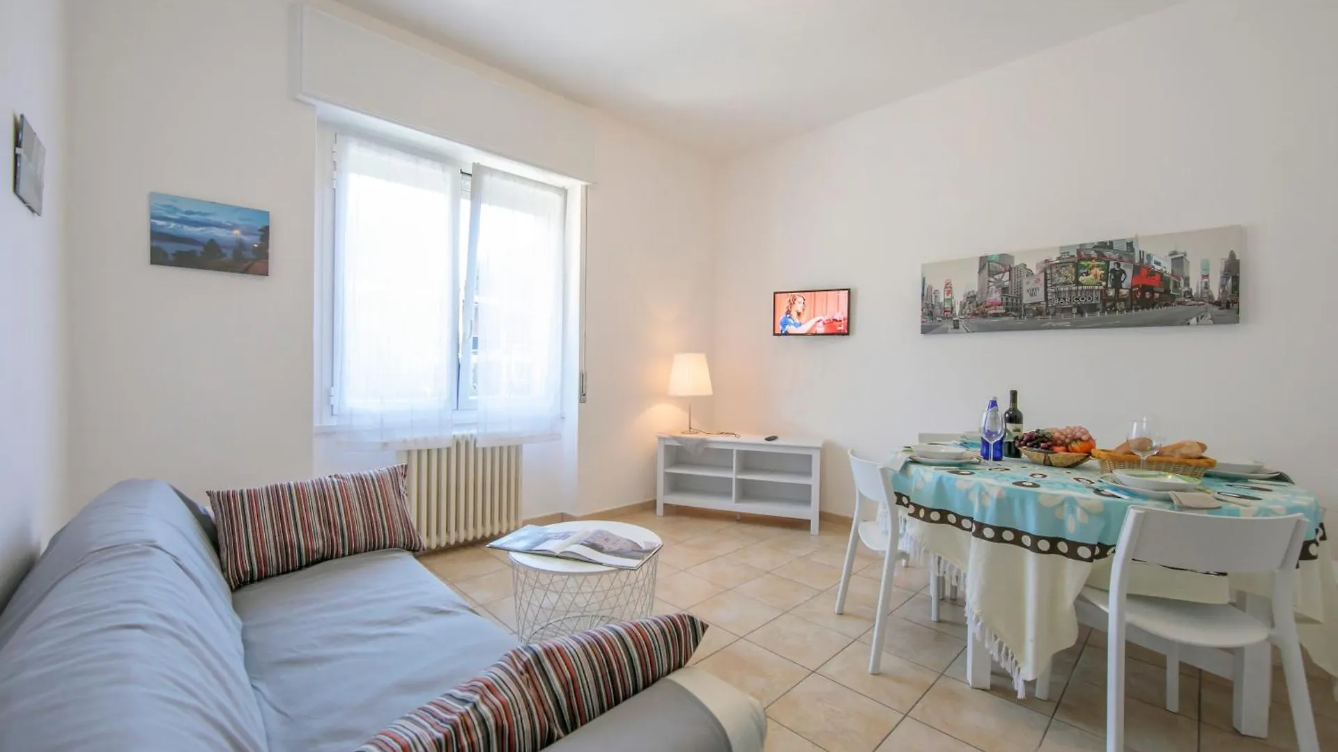 Casa Al Caprifoglio 600M From Beach - Happy Rentals Ispra Apartment
