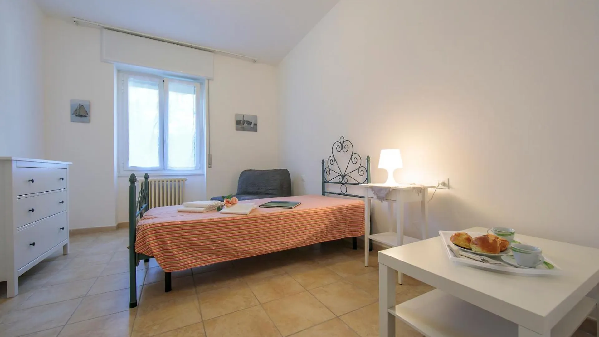 Casa Al Caprifoglio 600M From Beach - Happy Rentals Ispra Italy