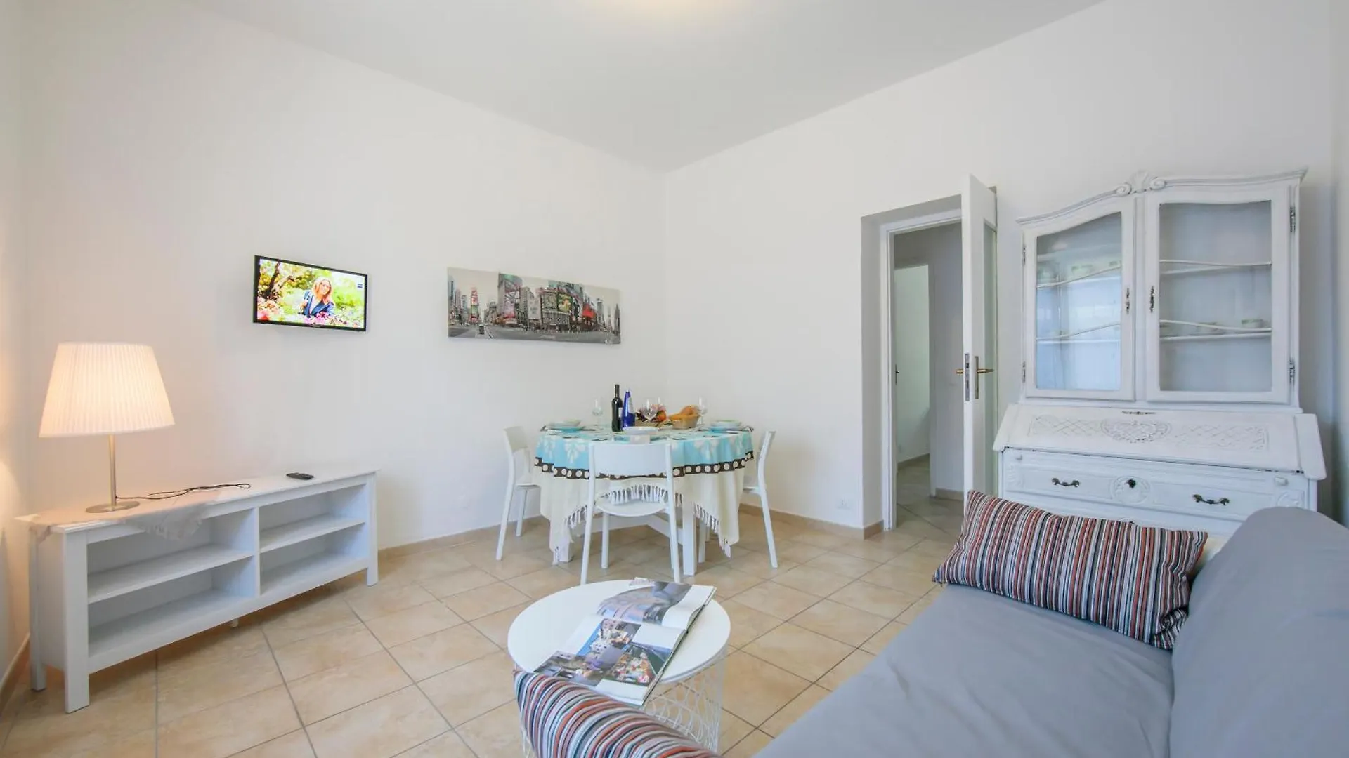 Casa Al Caprifoglio 600M From Beach - Happy Rentals Ispra 0*,  Italy
