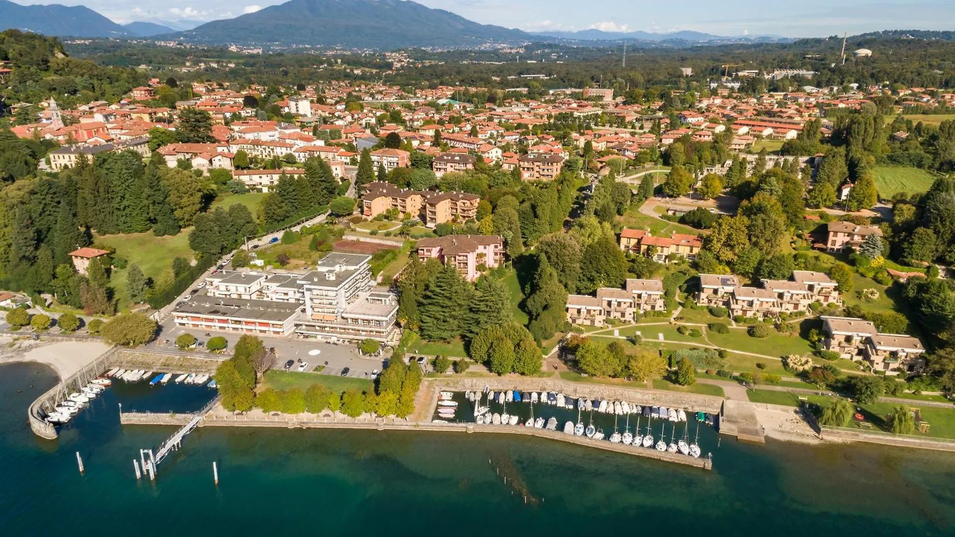 Apartment Casa Al Caprifoglio 600M From Beach - Happy Rentals Ispra Italy